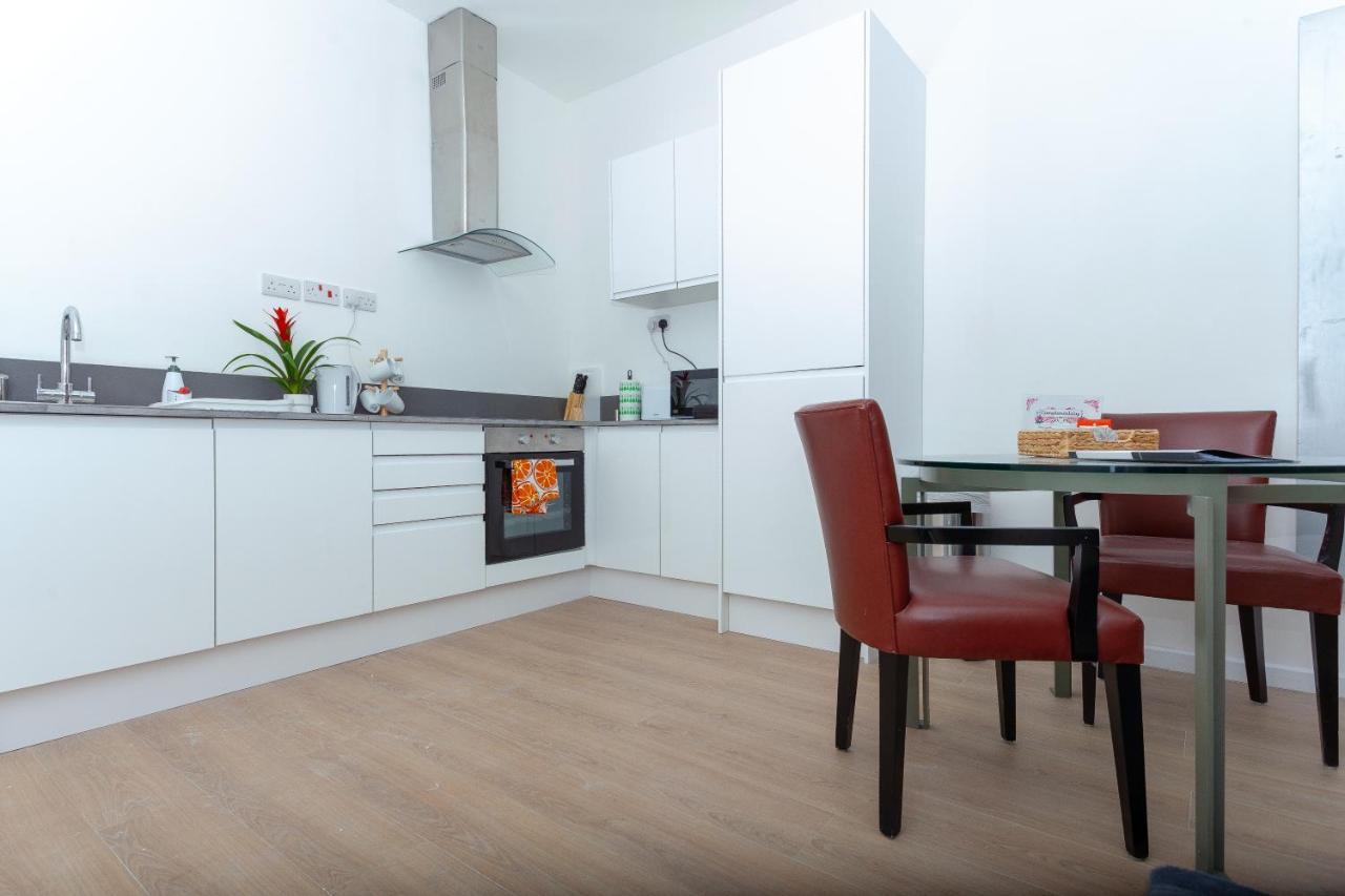 One Bedroom Apartment Serviced Apartment Smethwick Flat 313 버밍엄 외부 사진